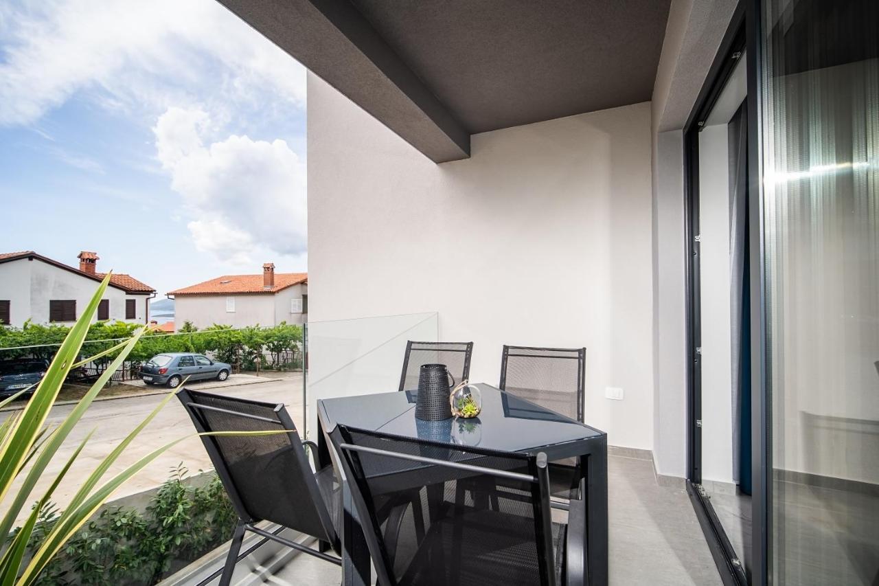 Villa Apartments Lela Rabac Kültér fotó